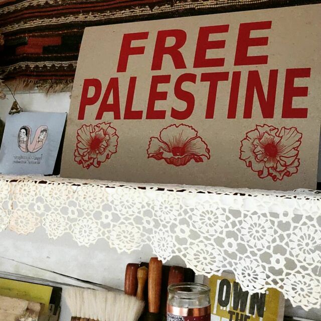 After handing out over one hundred of these two sided hand screenprinted posters today at the Rally for 🇵🇸 I still have a bunch left over. 220 were printed yesterday. I'm selling the rest to raise funds to support the important and impactful community work of @cspp.pdx (the Center for the Study and Preservation of Palestine).

These posters are 11x17. They are $15 and include shipping (shipping keeps going up sadly). All proceeds will be donated. DM me to snag one. 

#printmakingasresistance #screenprint #radicalprintmaking #poppies #olivebranch #armenianlace #freepalestine #endtheoccupation #artforthepeople
