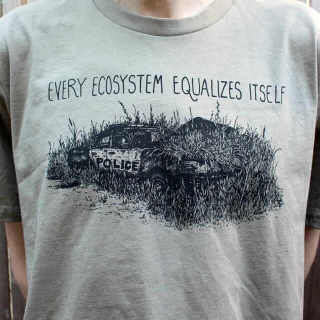 I have ALSO screen printed and restocked the Every Ecosystem Equalizes Itself shirts in the sizes that were previously out. 💫

It has been a few days full of printing. 

#screenprint #printmaking
#everyecosystemequalizesitself
#decomposing #nohierarchy
#overgrowthesystem #entangledrootspress #acab #1312 #weareallweneed #abolition